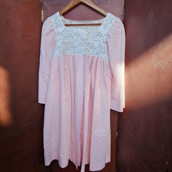 Vintage Linda Underlovelies Pink Nightgown - Picture 3 of 5